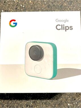 Google Clips Mini Camera — White with Teal Trim